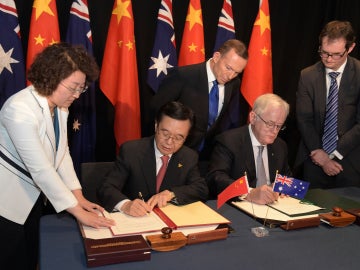 Firma del tratado de libre comercio entre Australia y China