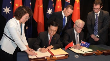 Firma del tratado de libre comercio entre Australia y China