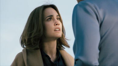 María le confiesa a Pablo que siente algo por Juan