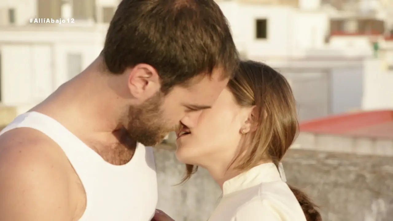 Carmen se lanza a besar a Iñaki