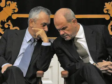 Los expresidentes de la Junta de Andalucía, Chaves y Griñán Los expresidentes de la Junta de Andalucía, Chaves y Griñán