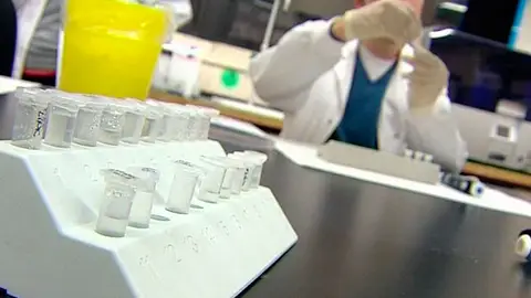 Un laboratorio de vacunas médicas Un laboratorio de vacunas médicas