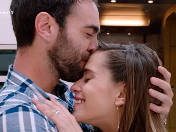 Carmen frena la marcha de Iñaki con un 'Te quiero' Carmen frena la marcha de Iñaki con un 'Te quiero'