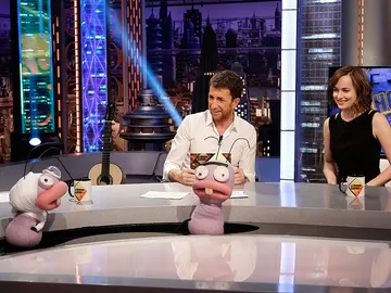Dakota Johnson con Trancas y Barrancas en El Hormiguero 3.0 Dakota Johnson con Trancas y Barrancas en El Hormiguero 3.0