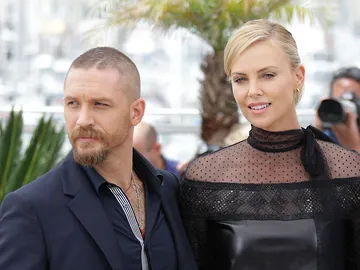 Tom Hardy a Charlize Theron: "Eres una completa pesadilla" Tom Hardy a Charlize Theron: "Eres una completa pesadilla"