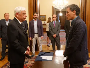 Euclidis Tsakalotos jura su cargo como nuevo ministro de Finanzas Euclidis Tsakalotos jura su cargo como nuevo ministro de Finanzas