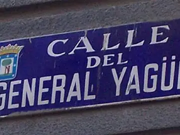 Cartel de la calle General Yagüe, en Madrid Cartel de la calle General Yagüe, en Madrid