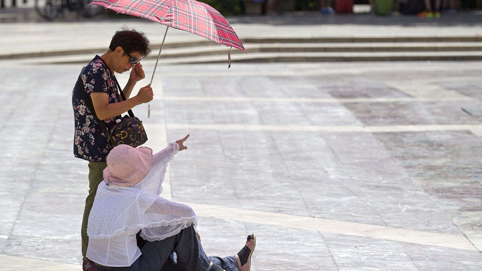 Este lunes se suavizan las temperaturas, pero continuarán siendo elevadas