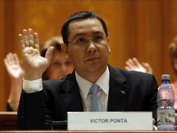 Victor Ponta durante una votación en el Parlamento rumano en Bucarest 