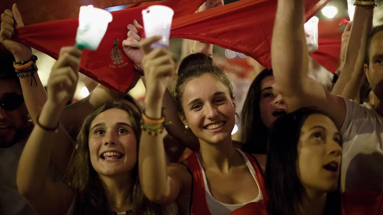 Pamplona despide los Sanfermines con el tradicional 'Pobre de mí'