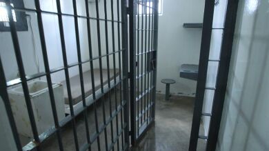 En la celda de 'El Chapo' sólo permanecen hedor, silencio y calma 