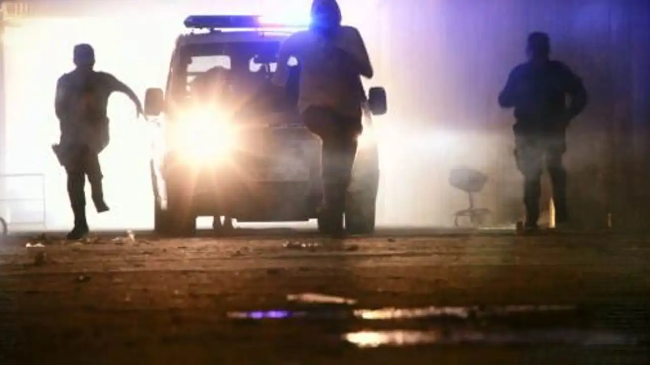La policía se enfrenta a una reyerta