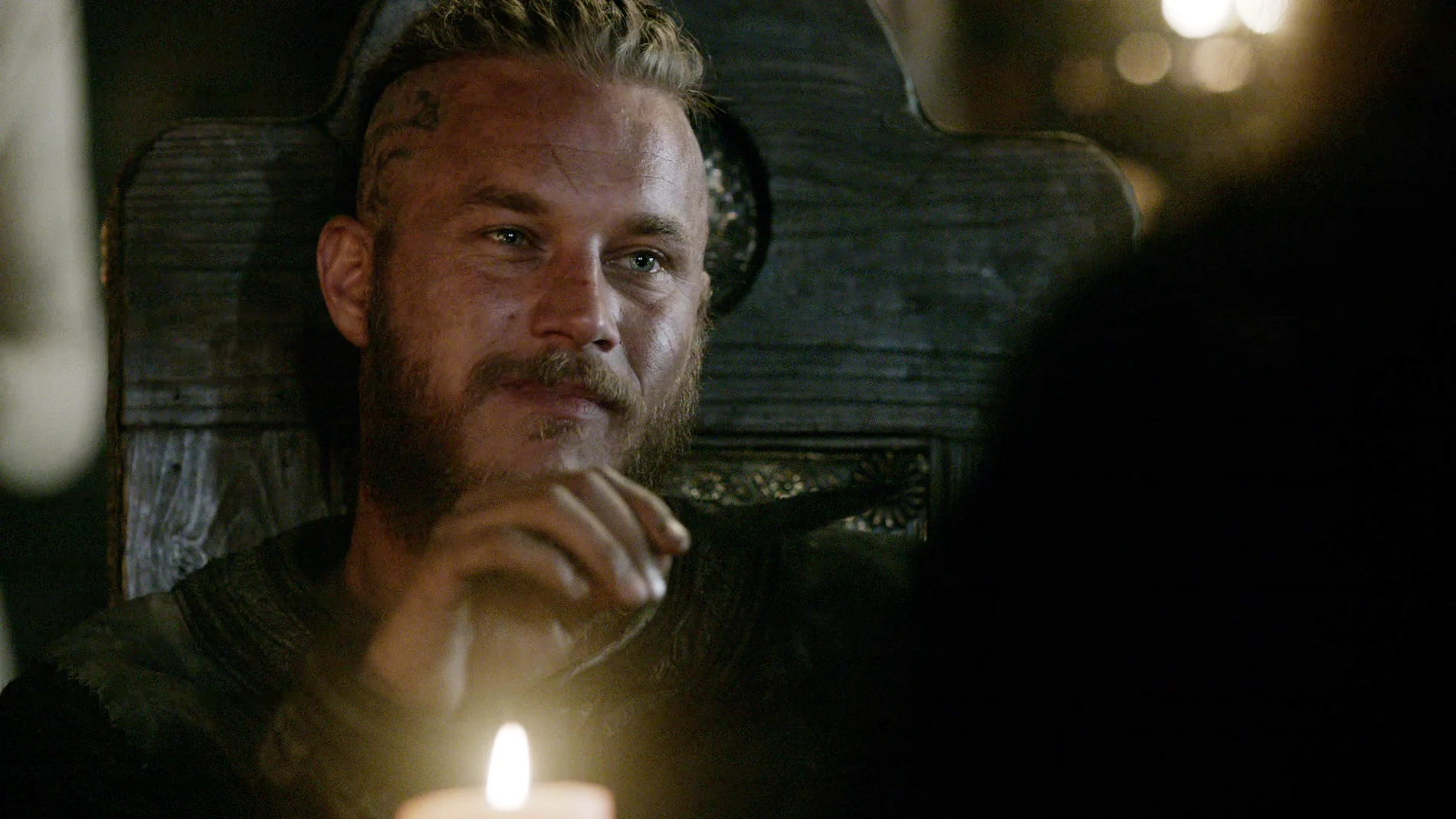 El rey Horik vuelve a Kattegat con una propuesta sorprendente para Ragnar. 