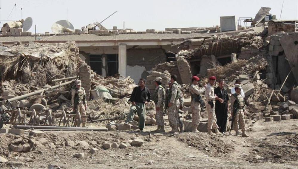 Soldados iraquíes en el distrito de al-Hamadaniya, en Mosul (Irak).