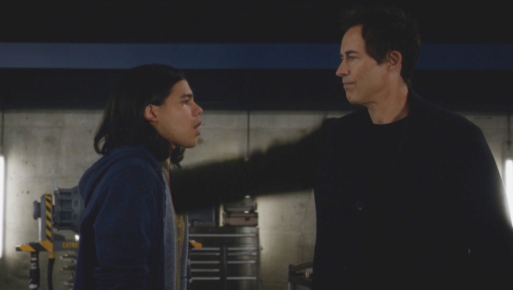 Cisco muere a manos del Dr. Wells