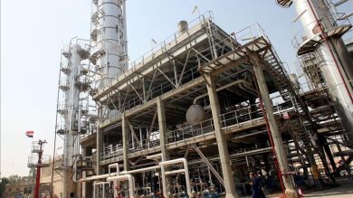 El precio del petróleo se desploma hasta niveles de principios de 2009