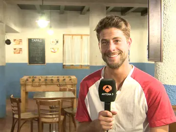 Luis Fernández en el rodaje de 'Mar de plástico' Luis Fernández en el rodaje de 'Mar de plástico'