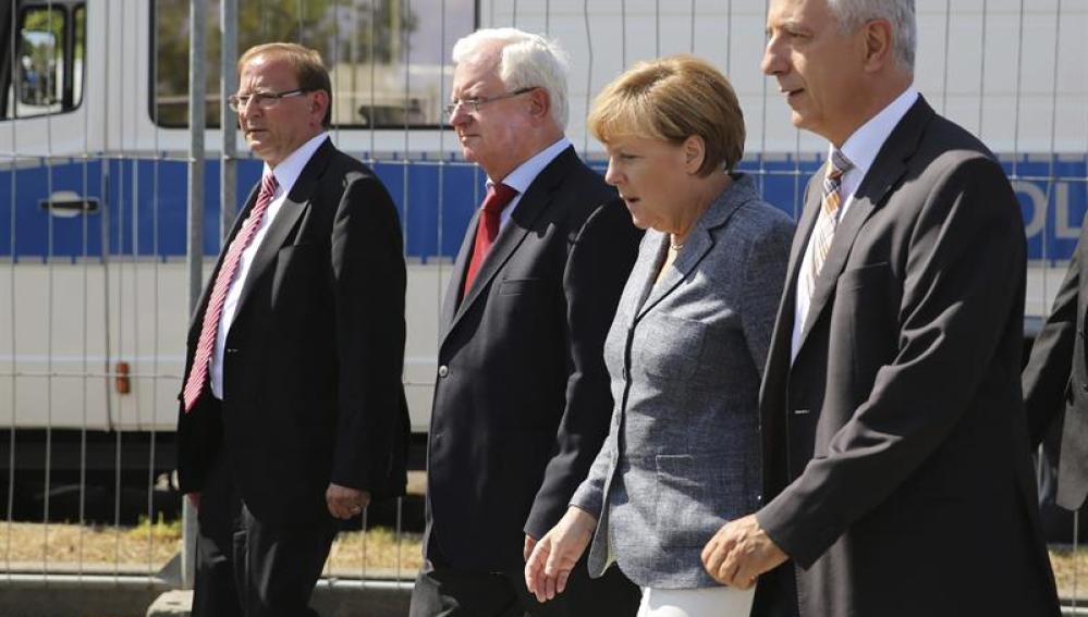 Angela Merkel a su llegada al centro de refugiados de Heidenau.