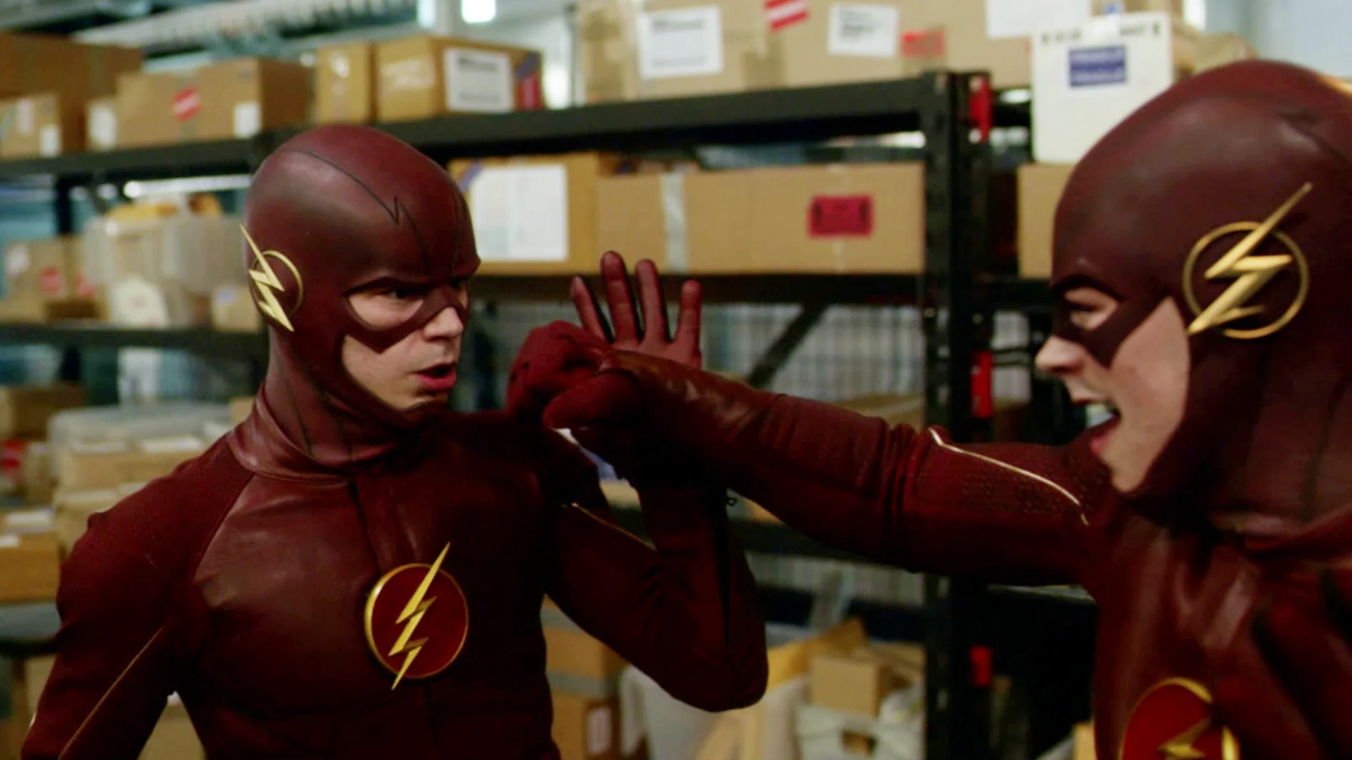 The Flash se enfrenta a un metahumano transformado en si mismo