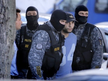 Sergio Morate con la Policía rumana