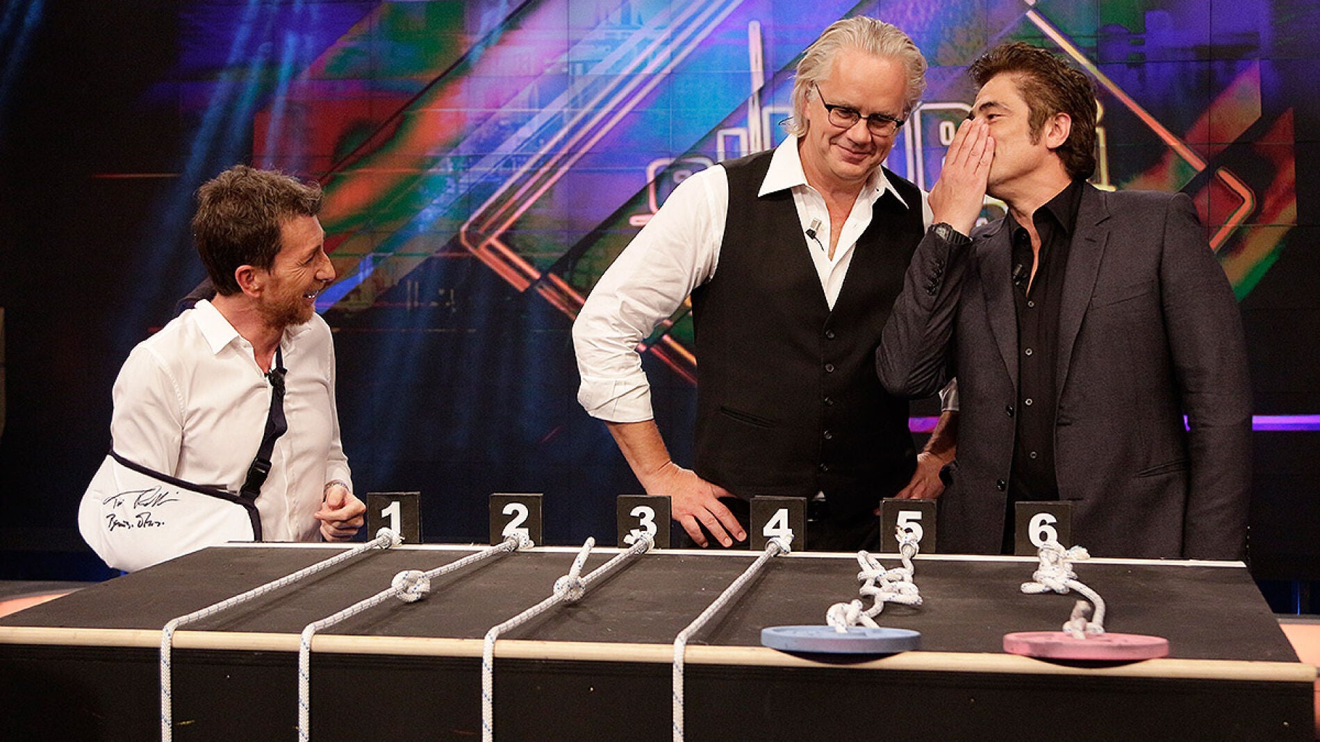 Benicio del Toro y Tim Robbins en El Hormiguero 3.0