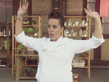 Carlota confunde la raya con el congrio y Chicote le riñe por el despiste Carlota confunde la raya con el congrio y Chicote le riñe por el despiste