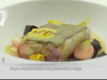 Raya emulsionada con pimentón y alga