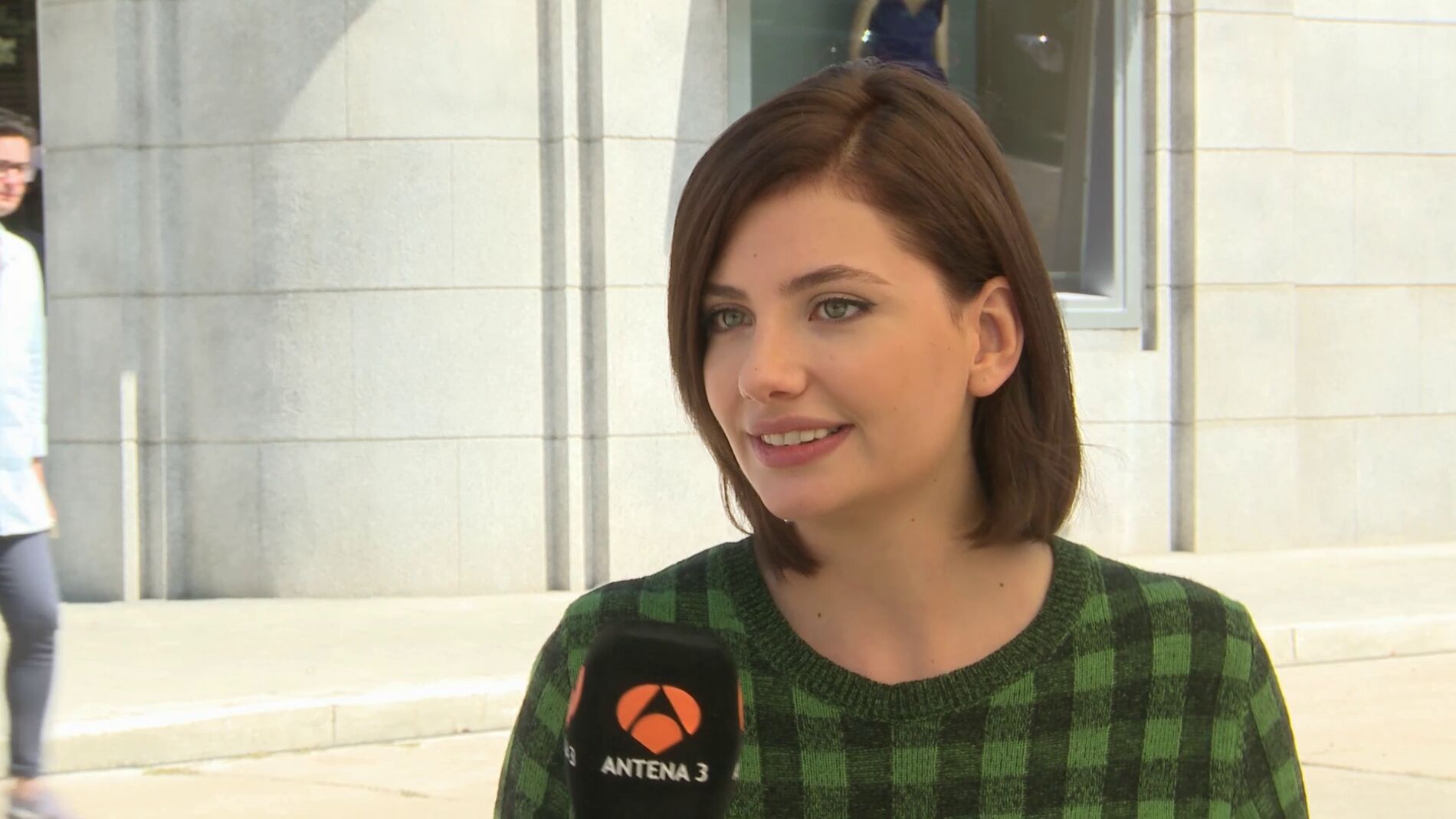 Miriam Giovanelli en Velvet