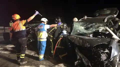 Imagen del siniestro en Colmenar Viejo que se ha saldado con tres víctimas mortales. Imagen del siniestro en Colmenar Viejo que se ha saldado con tres víctimas mortales.