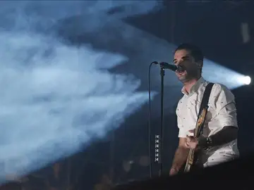 El cantante del grupo de pop/rock Supersubmarina, durante su actuación en el Festival El cantante del grupo de pop/rock Supersubmarina, durante su actuación en el Festival