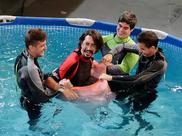 Marron en un gorro de piscina Marron en un gorro de piscina