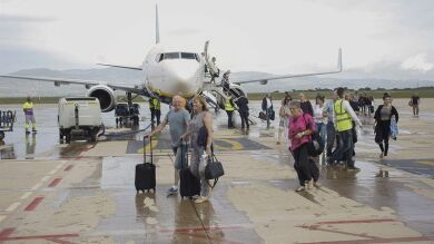Aterriza en el aeropuerto de Castellón el primer avión de un vuelo regular