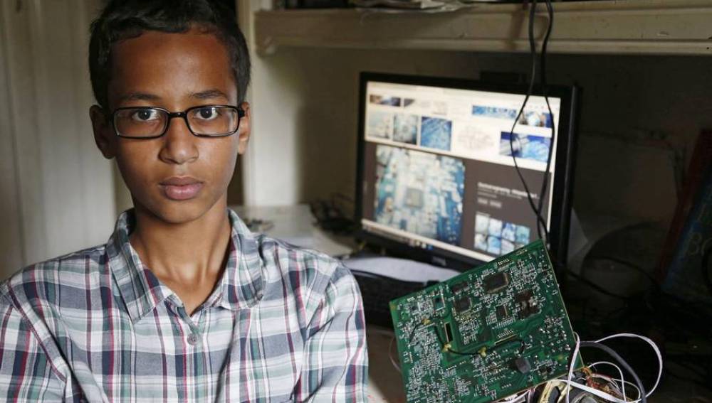 Ahmed, el joven que creó el reloj