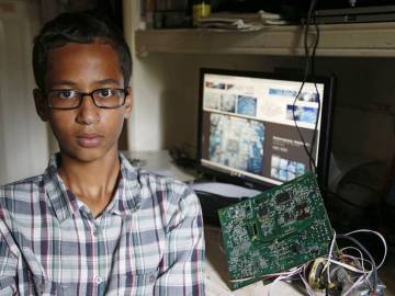 Ahmed, el joven que creó el reloj