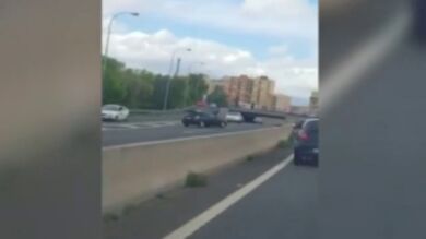 Un coche siembra el caos en Palma al circular en sentido contrario