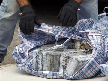 Fardos de cocaína intervenidos en una operación policial Fardos de cocaína intervenidos en una operación policial