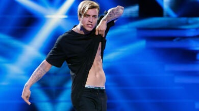 Adrián Rodríguez se convierte en Justin Bieber y nos interpreta 'Where are Ü now'