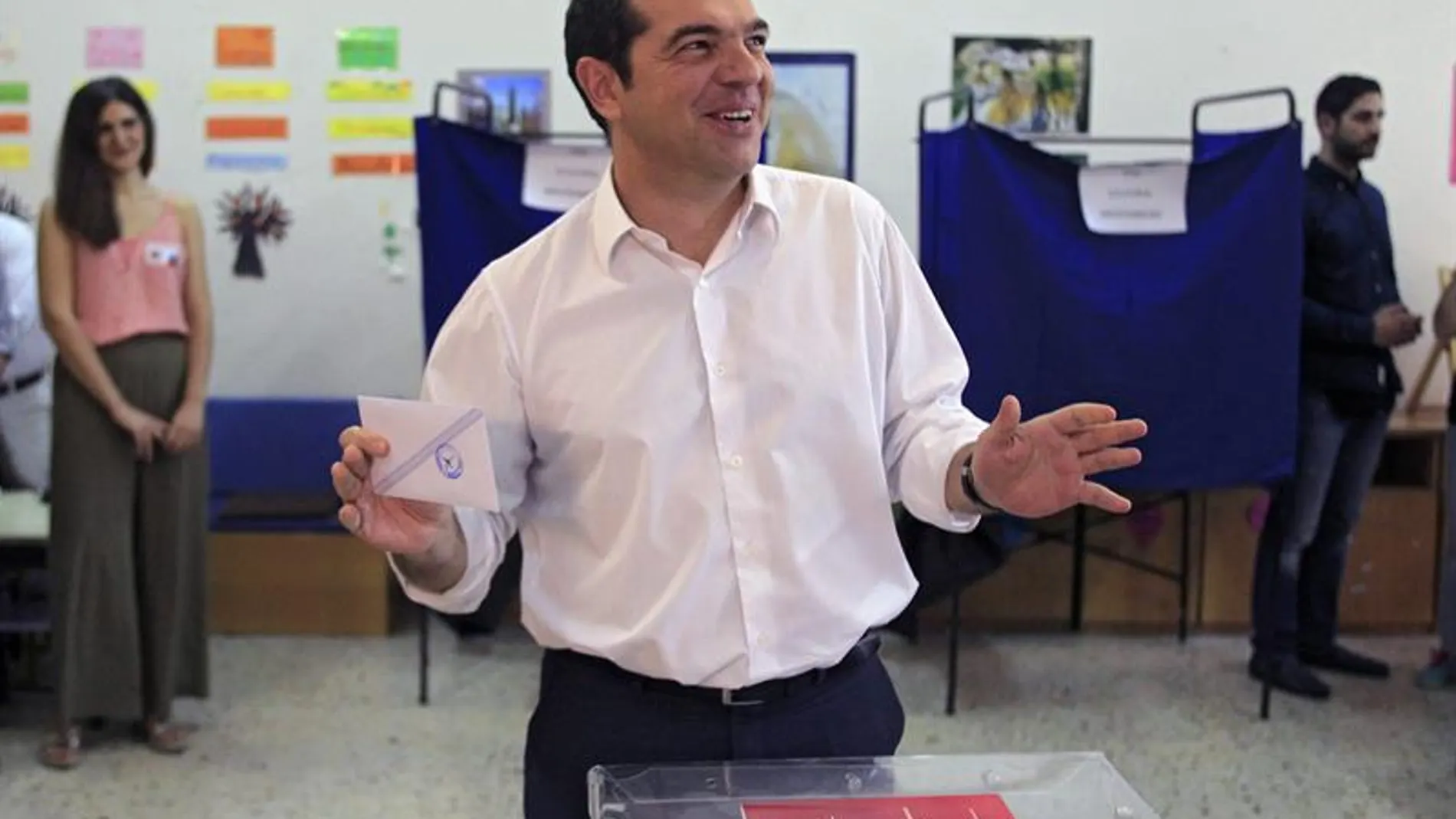 Tsipras vota Tsipras vota