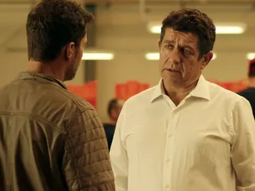 Juan Rueda intenta sobornar a Héctor Juan Rueda intenta sobornar a Héctor