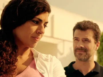 Héctor descubre que Lola es gitana Héctor descubre que Lola es gitana