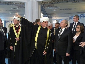 Vladimir Putin durante el acto de inauguración de la mezquita