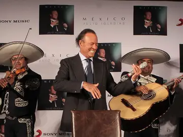 Julio Iglesias presenta 'México' y anuncia que será su último disco de estudio Julio Iglesias presenta 'México' y anuncia que será su último disco de estudio
