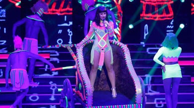 Vicky Larraz imita a Katy Perry y canta ‘Dark Horse’