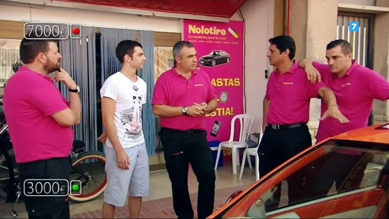 Bienvenidos a 'Nolotire', el popular negocio de segunda mano de Alicante
