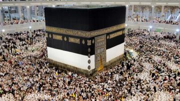 Miles de peregrinos viajan hasta La Meca