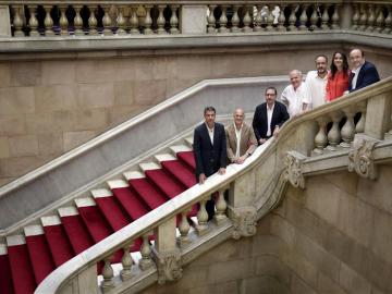 Los candidatos posan en el Parlamento catalán