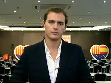 Albert Rivera, presidente de Ciudadanos, durante una entrevista en Espejo Público Albert Rivera, presidente de Ciudadanos, durante una entrevista en Espejo Público
