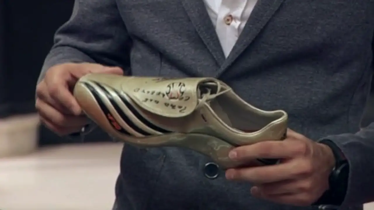 En 'Los reyes del empeño' compran unas botas que llevaba Messi