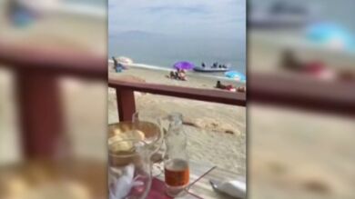 Desembarco de droga en una playa de Málaga ante la atónita mirada de los bañistas