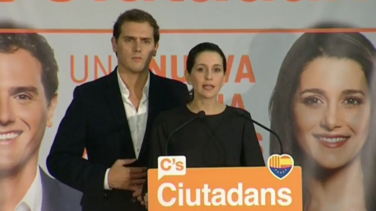 Arrimadas: "Mas lo que tiene que hacer es dimitir"